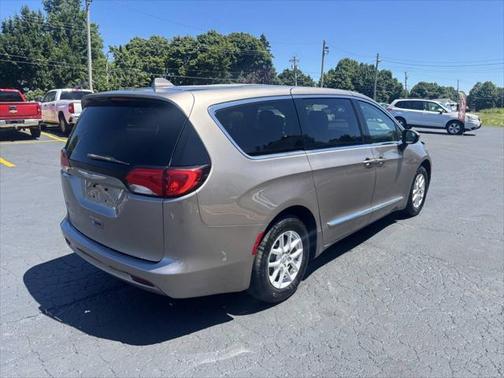 2017 Chrysler Pacifica LX