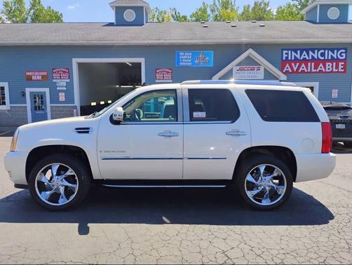 White Diamond Tricoat 2008 Cadillac Escalade Base