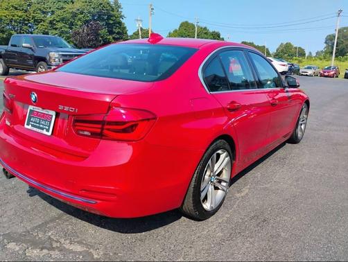 Melbourne Red Metallic 2018 BMW 330 xDrive