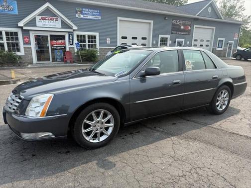2011 Cadillac DTS Luxury Collection