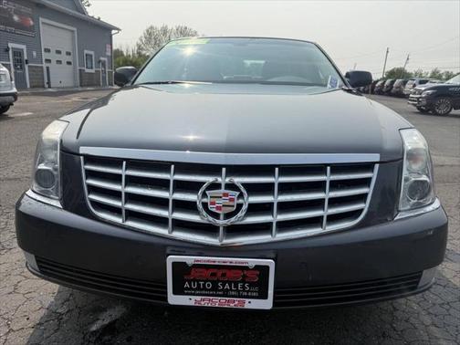 2011 Cadillac DTS Luxury Collection