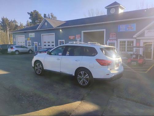 2017 Nissan Pathfinder Platinum