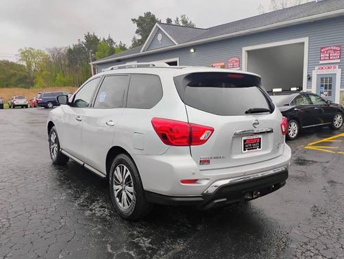 Brilliant Silver 2018 Nissan Pathfinder SV