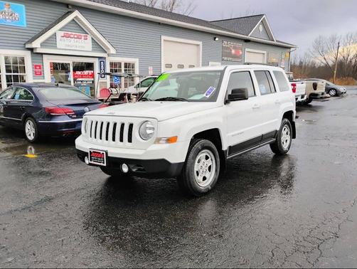 Bright White Clearcoat 2016 Jeep Patriot Sport