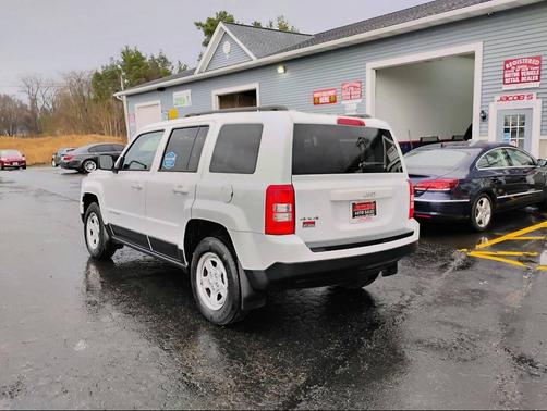 Bright White Clearcoat 2016 Jeep Patriot Sport