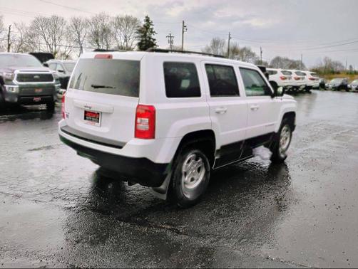 Bright White Clearcoat 2016 Jeep Patriot Sport