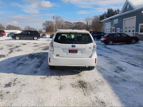 2013 Toyota Prius v Two