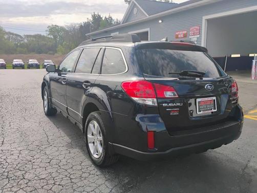 Crystal Black Silica 2014 Subaru Outback 2.5i Limited