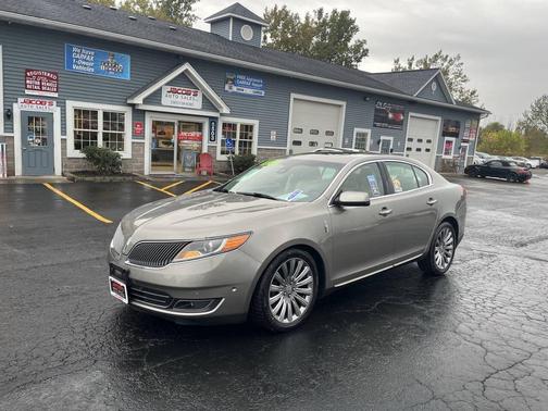 2016 Lincoln MKS Base