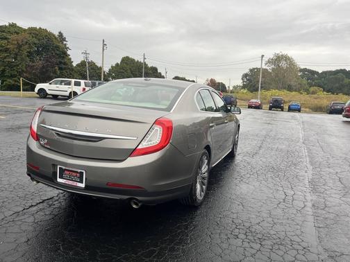 2016 Lincoln MKS Base