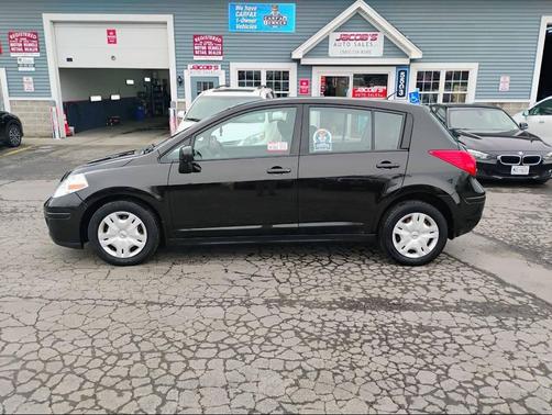 2011 Nissan Versa 1.8 S
