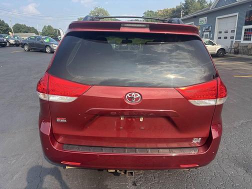 2014 Toyota Sienna XLE