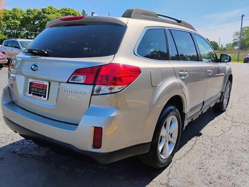 Tungsten Metallic 2014 Subaru Outback 2.5i Premium