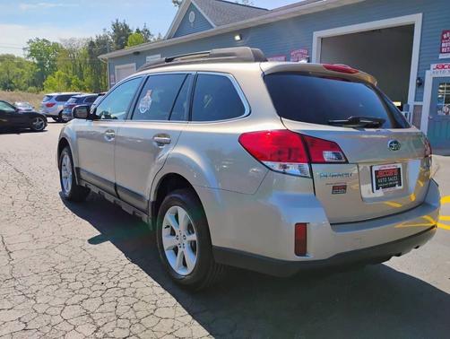 Tungsten Metallic 2014 Subaru Outback 2.5i Premium