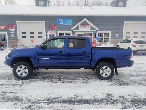 2015 Toyota Tacoma Base