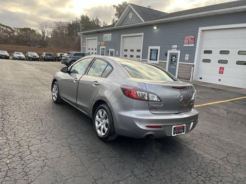 2013 Mazda Mazda3 i Sport