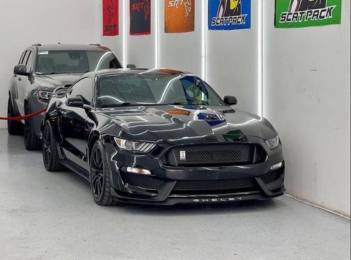 2016 Ford Shelby GT350R Base