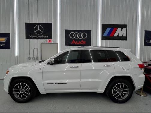 Bright White Clearcoat 2019 Jeep Grand Cherokee Overland