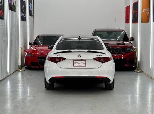 Alfa White 2020 Alfa Romeo Giulia Base