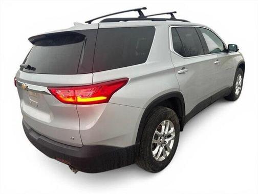 Silver Ice Metallic 2019 Chevrolet Traverse LT Cloth