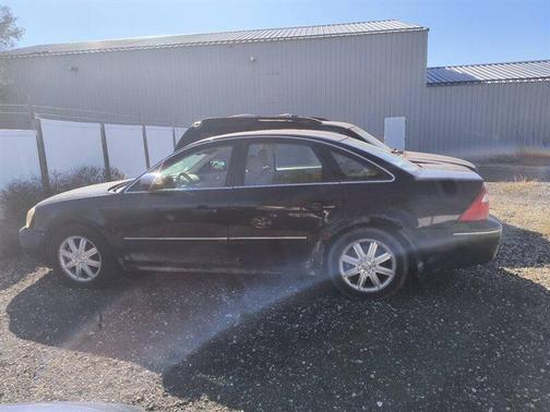 Beige 2005 Ford Five Hundred Limited
