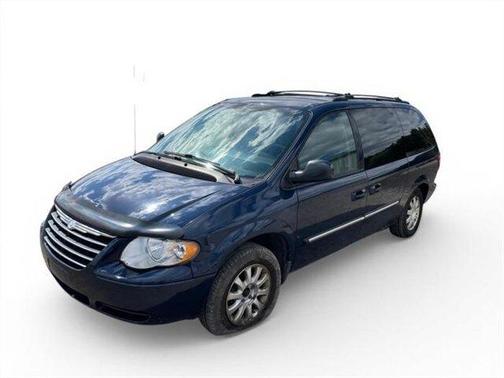 Midnight Blue Pearlcoat 2005 Chrysler Town & Country Touring