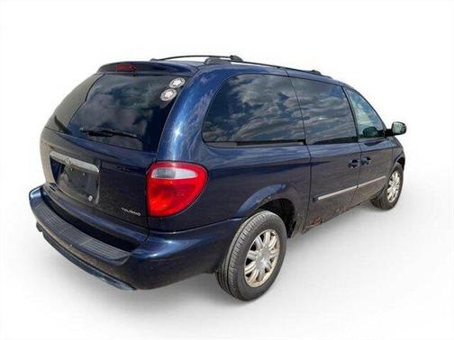 Midnight Blue Pearlcoat 2005 Chrysler Town & Country Touring
