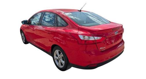 Red 2014 Ford Focus SE