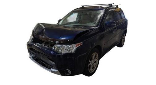 Blue 2015 Mitsubishi Outlander SE
