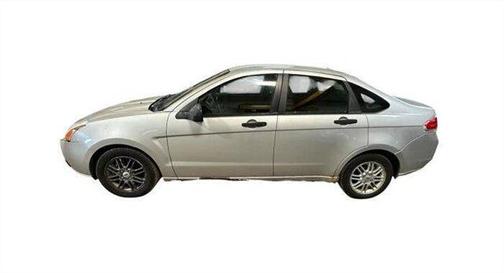 Silver 2009 Ford Focus SE