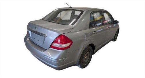 Magnetic Gray Metallic 2009 Nissan Versa 1.8 S