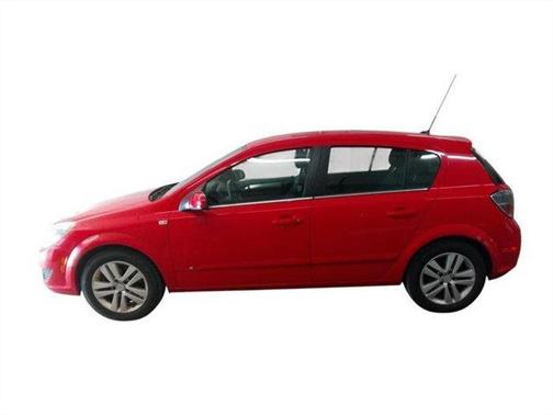 Red 2008 Saturn Astra XR
