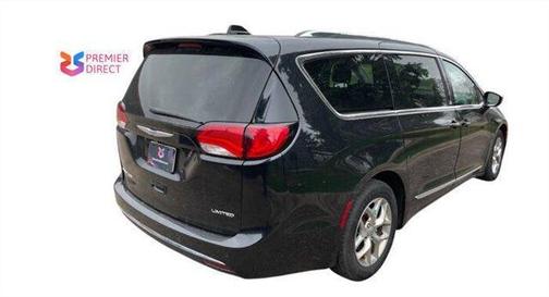 Brilliant Black Crystal Pearlcoat 2018 Chrysler Pacifica Limited