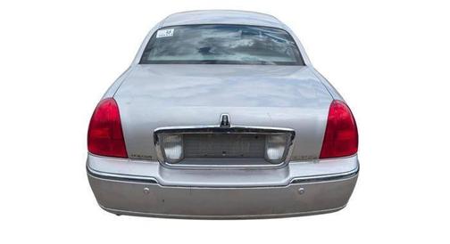 Silver 2003 Lincoln Town Car Signature