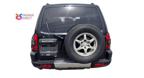 Black 2002 Mitsubishi Montero Limited
