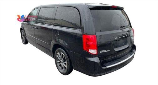 Brilliant Black Crystal Pearlcoat 2016 Dodge Grand Caravan R/T