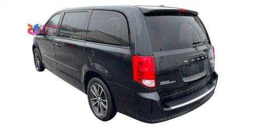 Brilliant Black Crystal Pearlcoat 2016 Dodge Grand Caravan R/T