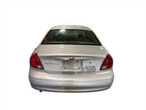 Silver 2002 Ford Taurus SES