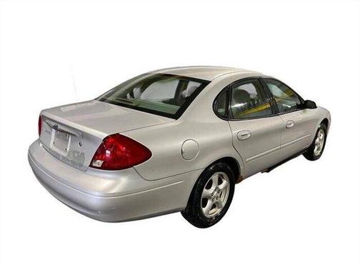 Silver 2002 Ford Taurus SES