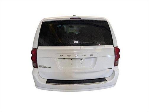 White 2016 Dodge Grand Caravan AVP/SE
