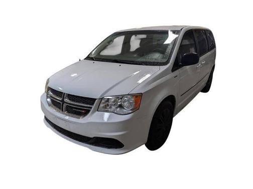 White 2016 Dodge Grand Caravan AVP/SE