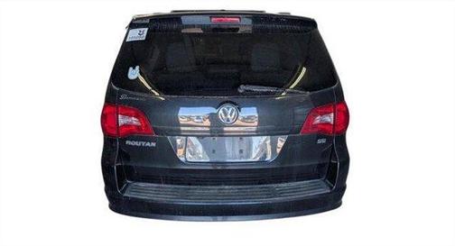 Nocturne Black Metallic 2013 Volkswagen Routan SE