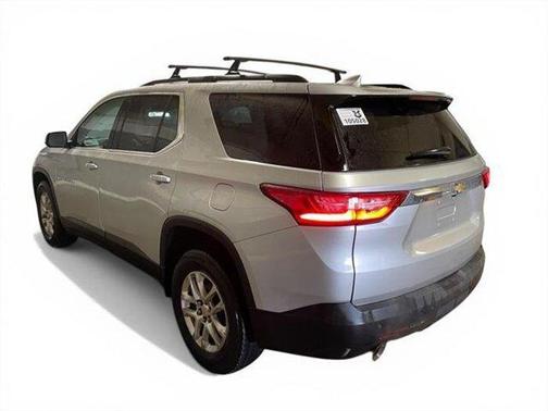 Silver Ice Metallic 2020 Chevrolet Traverse LT Cloth