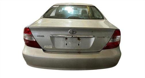 Silver 2002 Toyota Camry LE