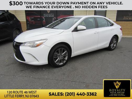 2016 Toyota Camry SE w/Special Edition Pkg