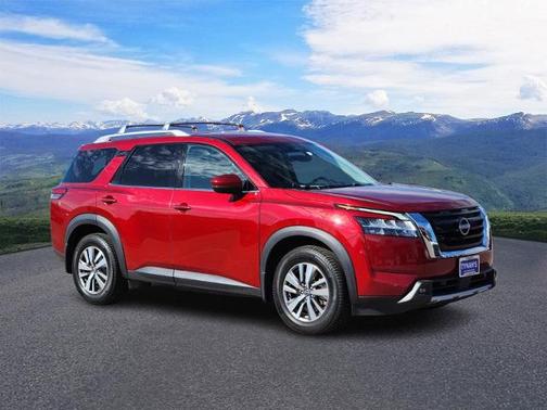 2023 Nissan Pathfinder SL
