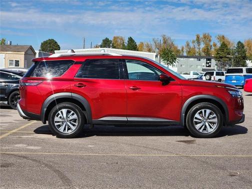 2023 Nissan Pathfinder SL