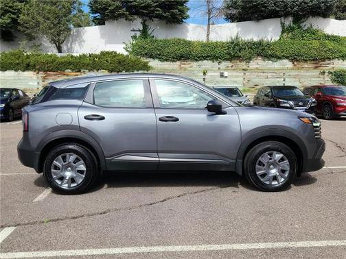 2025 Nissan Kicks S
