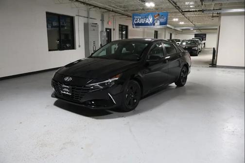 Black 2021 Hyundai ELANTRA SEL