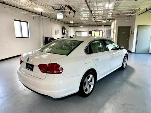 2012 Volkswagen Passat 2.5 SE
